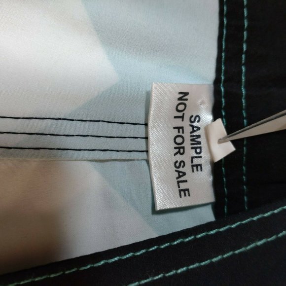 Quick Silver Size 32 Green Yellow Blue Board Shorts - Picture 8 of 12